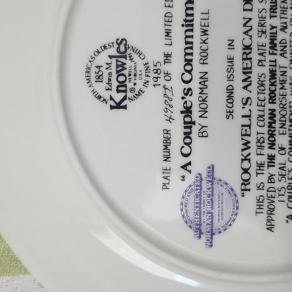 P2b- Knowles Norman Rockwell "A Couple's Commitments" 1985 LE Collector's Plate - Picture 7 of 9